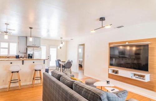 Sacramento Apartment | Arden Family Home BBQ Big Kitchen Backyard Pet W/D