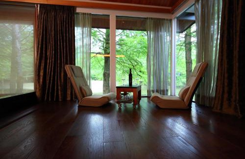 Shoufeng Cabin | Ardennes Villa