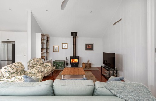 High Range House | Ardmoir Cottage - Stunning cottage with surround views of the Southern Highlands