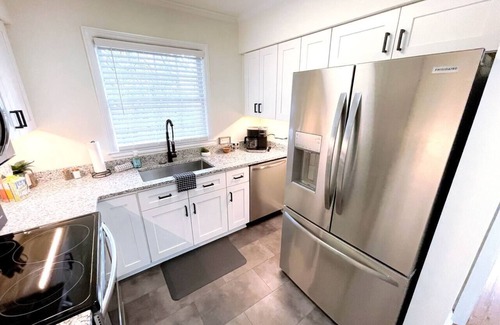 Midtown Apartment | Ardsley Upscale Living Unit #3