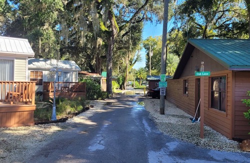 Lake Panasoffkee Cabin | Are a prefect weekend retreat or long term winter vacation home.