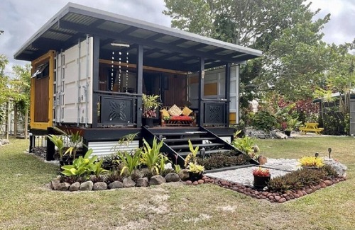 Arorangi Apartment | Are Mii , a stylish one room container home