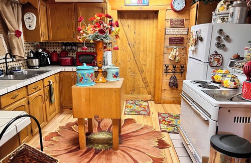 Custer County Cabin | Are you thinking about cabin tripping in Colorado? We have you covered.