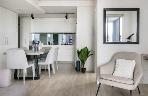 South Brisbane Apartment | Arena Convenient 2 Bedroom