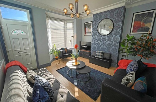 Sheffield House | Arena House - Sleeps 6