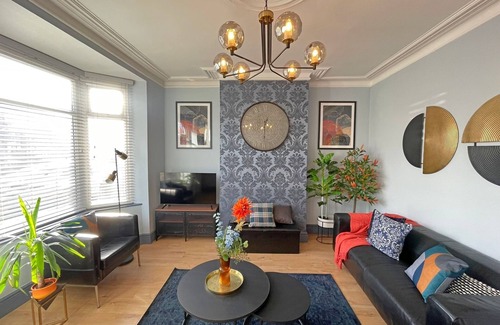 Sheffield House | Arena House - Sleeps 6