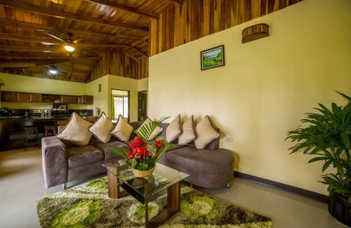 La Fortuna House | Arenal ginger home. n La atmósfera perfecta para ese merecido descanso.n