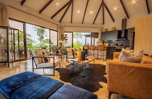 El Tanque House | Arenal Kabata Luxury Home Entire Valley View