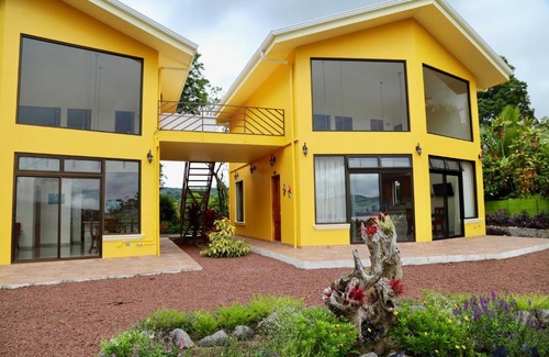 Nuevo Arenal House | Arenal Lakeview Villas 1
