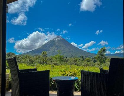 La Fortuna Hotel | Arenal Roca Suites