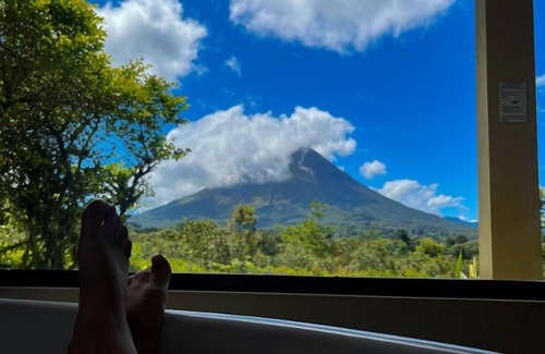 La Fortuna Hotel | Arenal Roca Suites