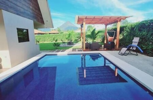 La Fortuna Ski Chalet | Arenal Volcano View Villa La Fortuna