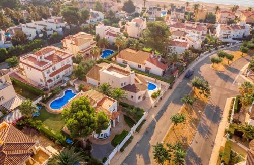Miami Platja Villa | ARENDA Pino Alto Villa Gallo