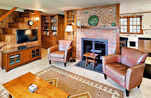 Orleans House | Areys Pond Point