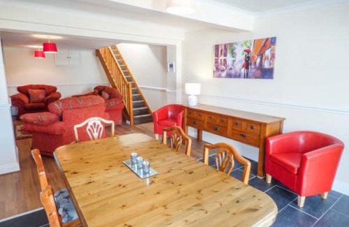 Bethesda House | Arfryn