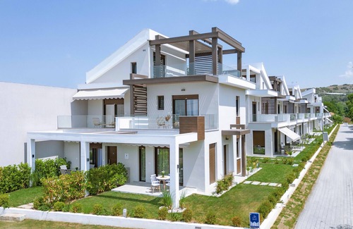 Paralia Ofryniou Resort | Argilos Residential Complex
