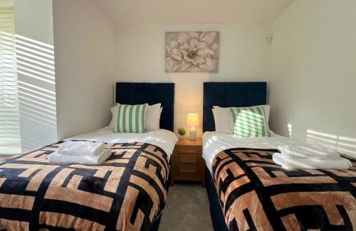 Hemel Hempstead Apartment | Argus Hse Contractor, Relocator, Families, Free Parking, Industrial Area