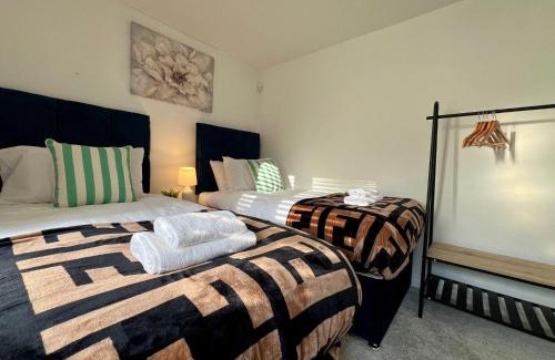 Hemel Hempstead Apartment | Argus Hse Contractor, Relocator, Families, Free Parking, Industrial Area