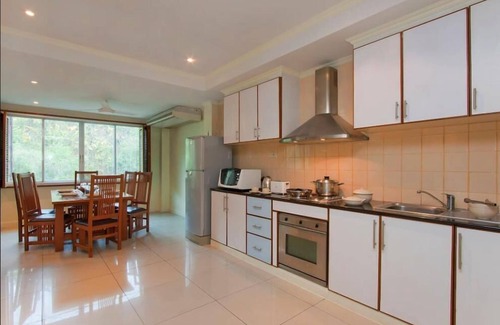 Pratumnak Hill Apartment | Argyle 5 Bedroom Apartment