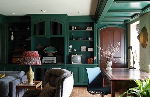 Northwest Harwinton Villa | Argyll House by Boutique