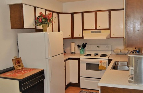 Grand Forks Apartment | Arhaus 2 : experience a chic and inviting accommodation in Grand Forks.