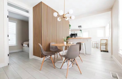 Grand Rapids House | Arianna's Modern Makeover [5 Beds 2 Baths]
