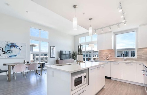 Richmond City Centre Apartment | ARIES PALACE PENTHOUSE - Luxury, Comfort & Ease
