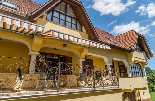 Heviz House | Arina Villa