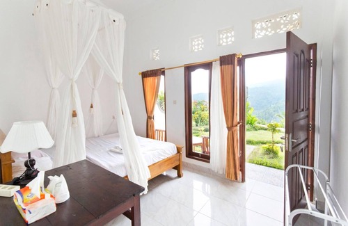 Munduk House | Aris Homestay and Warung Made