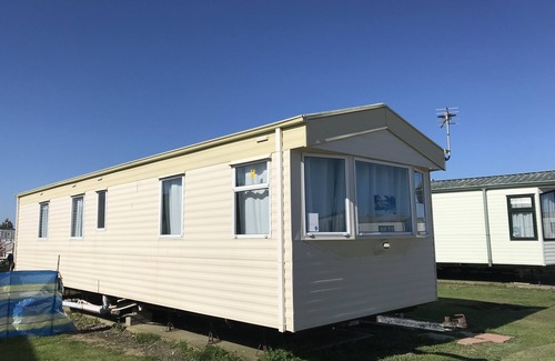 Camber House | Arizona caravan 3 bedrooms on parkdean resorts camber .