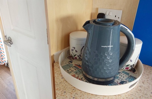 Camber House | Arizona Family and Dogs Welcome Caravan 3 Bedrooms