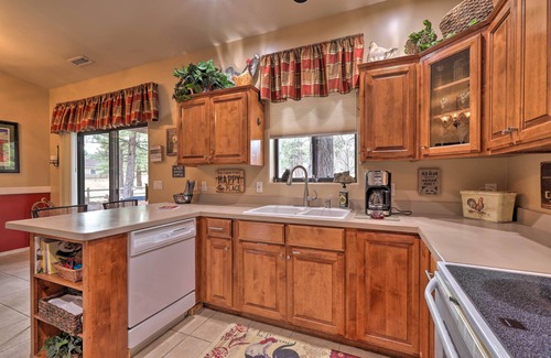 Williams House | Arizona Home w/Patio, Fire Pit & Gas Grill