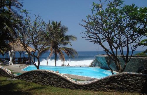 Tumbu Village Resort | ArjunaBungalows