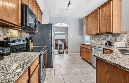 Frisco House | Ark House, Cozy Family Retreat With Heated Pool