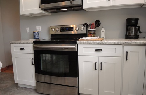 Laurens House | Ark Place - Recent renovation, only 10 minutes to All Star Village