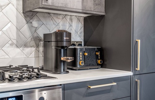 Barnhill Apartment | Arka House | Wembley | Weekly & Monthly offers