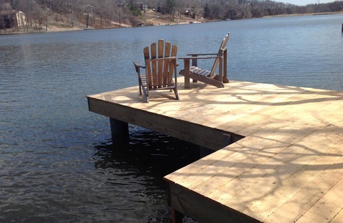 Bella Vista House | Arkansas Lakeside Stay-cation! Relax,Bike,Golf,Kayak,Swim or Chat by the Fire!