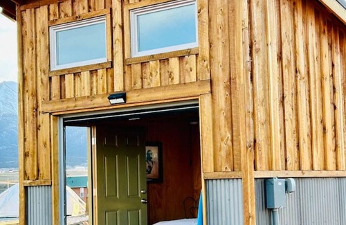 Buena Vista Cabin | Arkansas River Cabin + Breakfast (B)