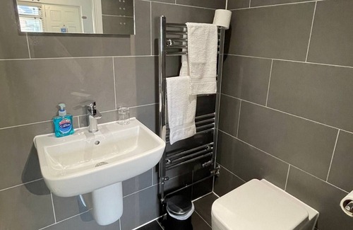 Basingstoke Hotel | Arlan House, Superb Basingstoke Hotel - Room 01
