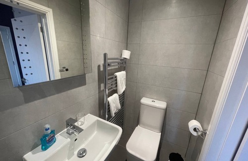 Basingstoke Hotel | Arlan House, Superb Basingstoke Hotel - Room 16