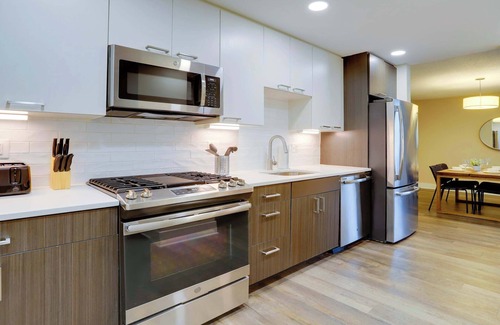 Crystal City Apartment | Arlington Apt W BBQ Zone | Near To Metro!