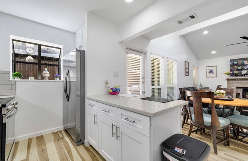 West Arlington House | Arlington Entertainment District Home Green Door