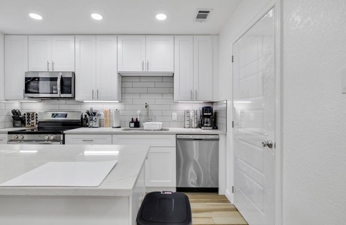 West Arlington House | Arlington Entertainment District Home White Door