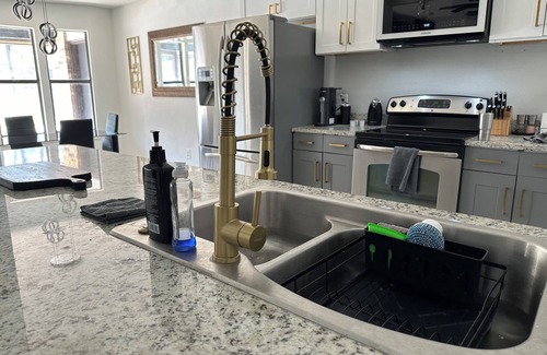 Grand Prairie House | Arlington/Grand Prairie Stay
