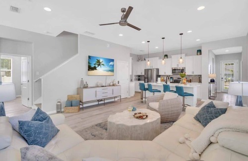 Arlington Park House | Arlington Ocean Oasis 5br 5ba Htd Saltwater Pool