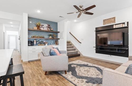 Central Arlington House | Arlington Retreat