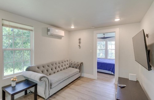 Central Arlington House | Arlington Vacation Rental - Yard and Ping Pong Table