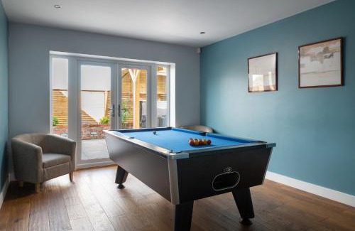 Brynrefail House | Arlyn, Padarn Lake Viewpoint in Snowdonia