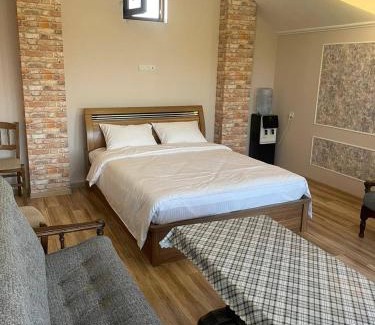 Yerevan Apartment | ARM Garden EVN Zvartnots
