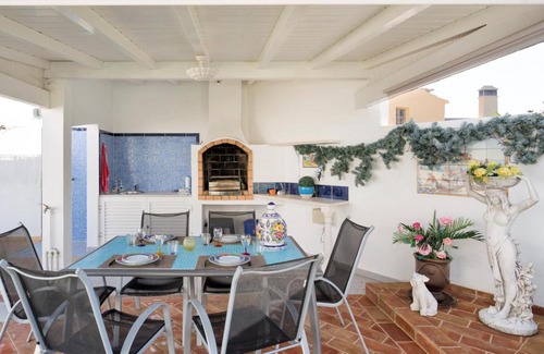 Pera Villa | Armacao de Pera Villa Sleeps 6 with Pool Air Con and WiFi